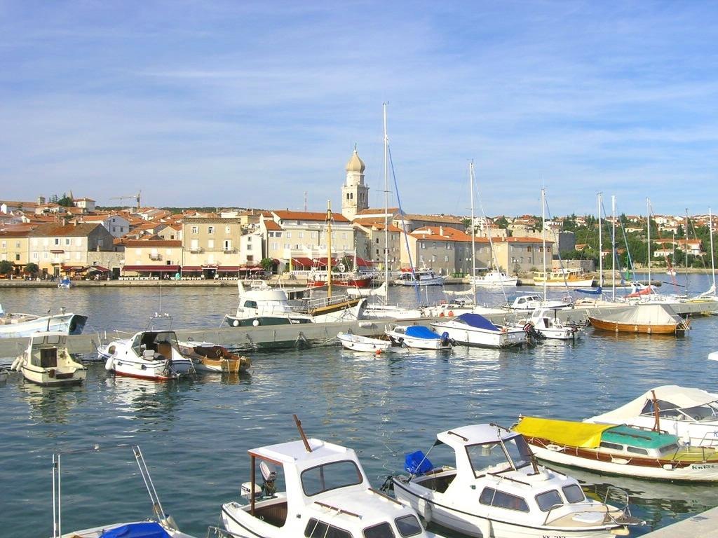 Apartment Maja Krk Town Oda fotoğraf